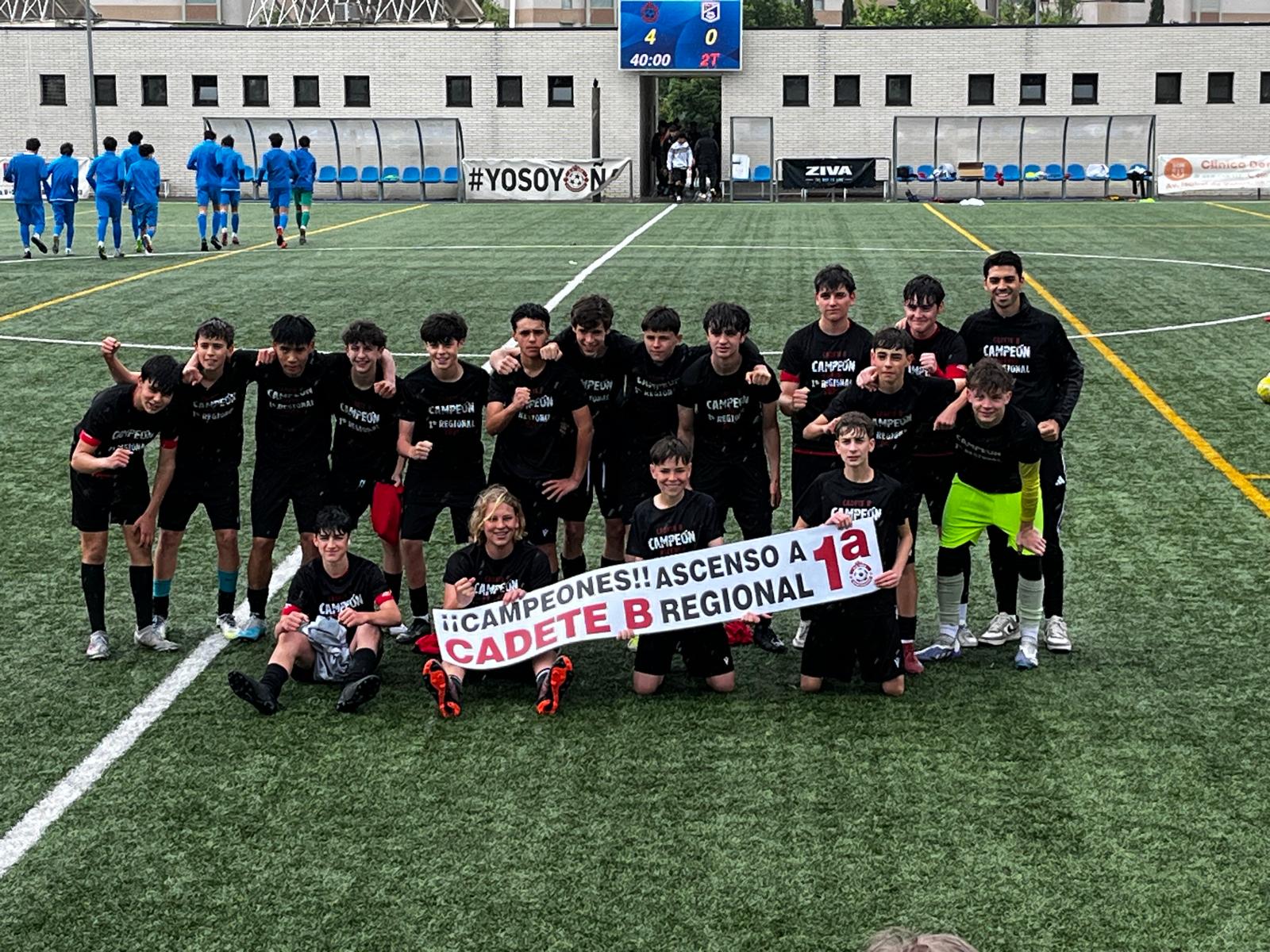 Cadete B celebra el título de liga